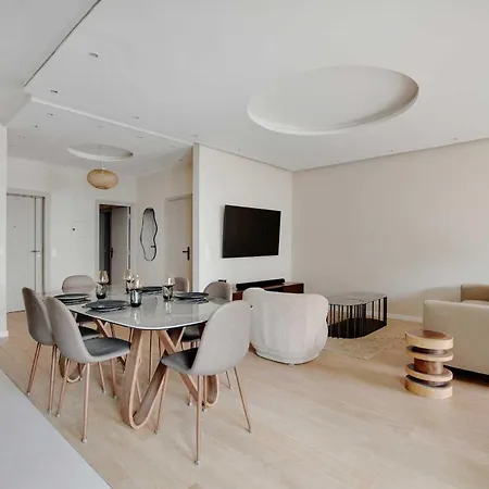 Appartement Modern Elegance A Stone's Throw From The Arc De Triomphe Paris