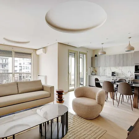Modern Elegance A Stone's Throw From The Arc De Triomphe * Paris