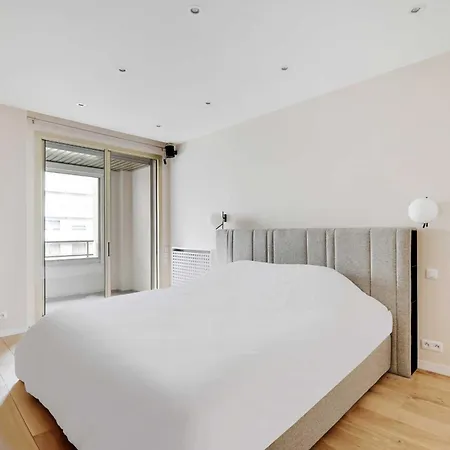 Modern Elegance A Stone's Throw From The Arc De Triomphe * Париж