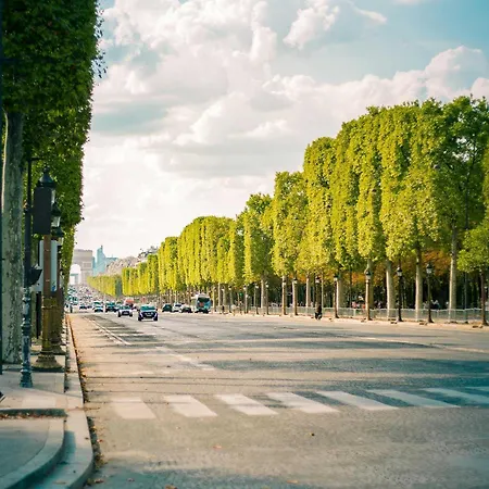 Modern Elegance A Stone's Throw From The Arc De Triomphe * פריז